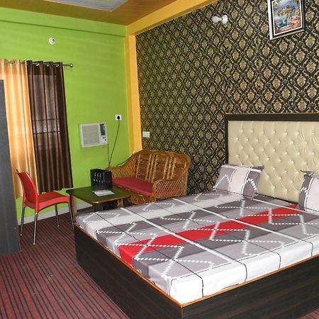 Hotel Mountain View And Rooftop Restaurant Pithoragarh ภายนอก รูปภาพ