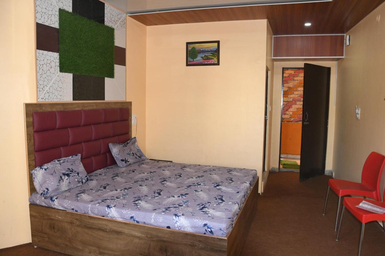 Hotel Mountain View And Rooftop Restaurant Pithoragarh ภายนอก รูปภาพ