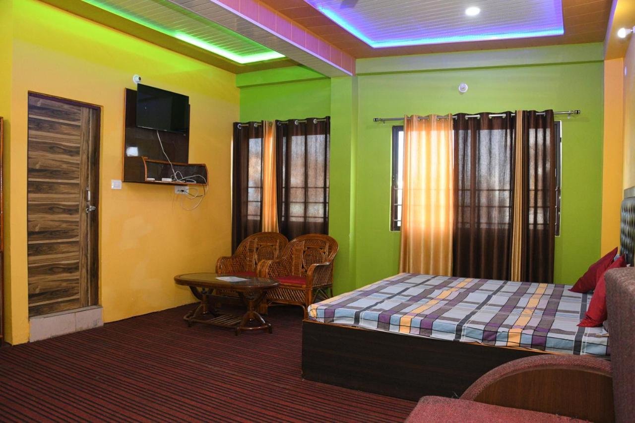 Hotel Mountain View And Rooftop Restaurant Pithoragarh ภายนอก รูปภาพ